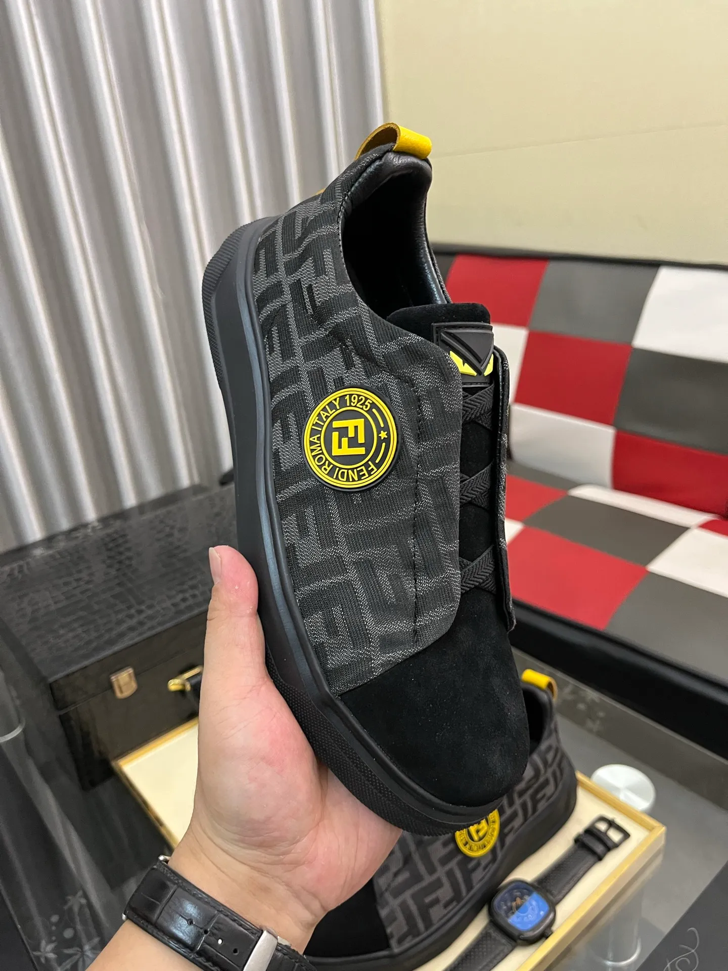 Men's shoes 💰400⌚️⌚️【FENDI】The latest high-end men's shoes in Hong Kong! Original quality. The upper is made of imported cowhide material and cowhide lining! Super comfortable on the foot, original wear-resistant outsole, luxurious, fashionable, casual and versatile! Size: 38-442️⃣Colors available